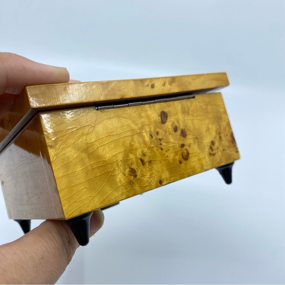 Beautiful Italian Burl Wood Floral Inlay House Of Goebel Strangers In The Night - Picture 10 of 16